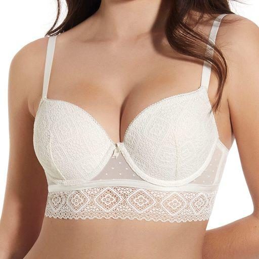 SELENE BIUSTONOSZ AMAYA – BESTSELLER