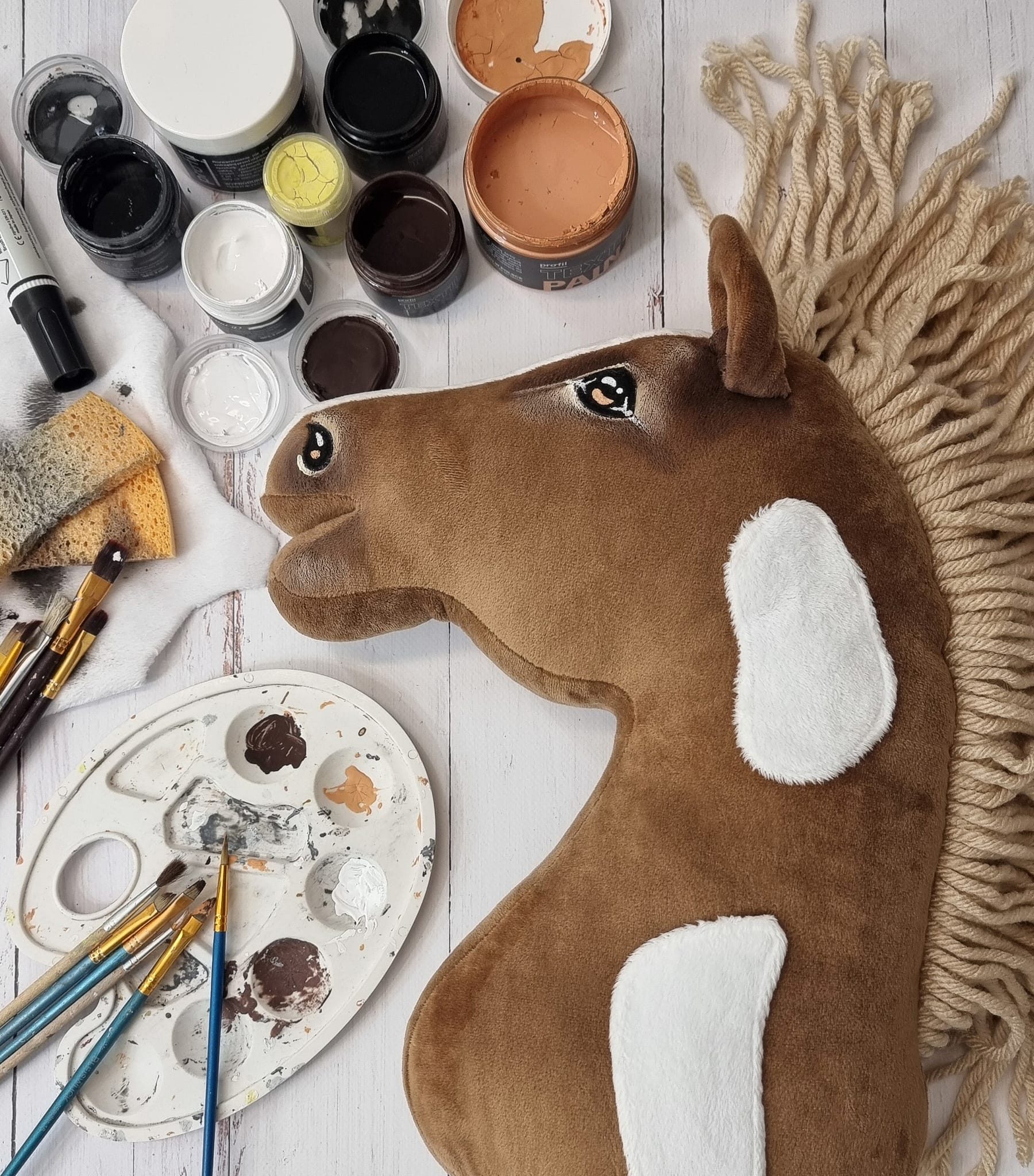 Hobby Horse Duży koń na kiju Premium - western III gniady z jasną grzywą A3