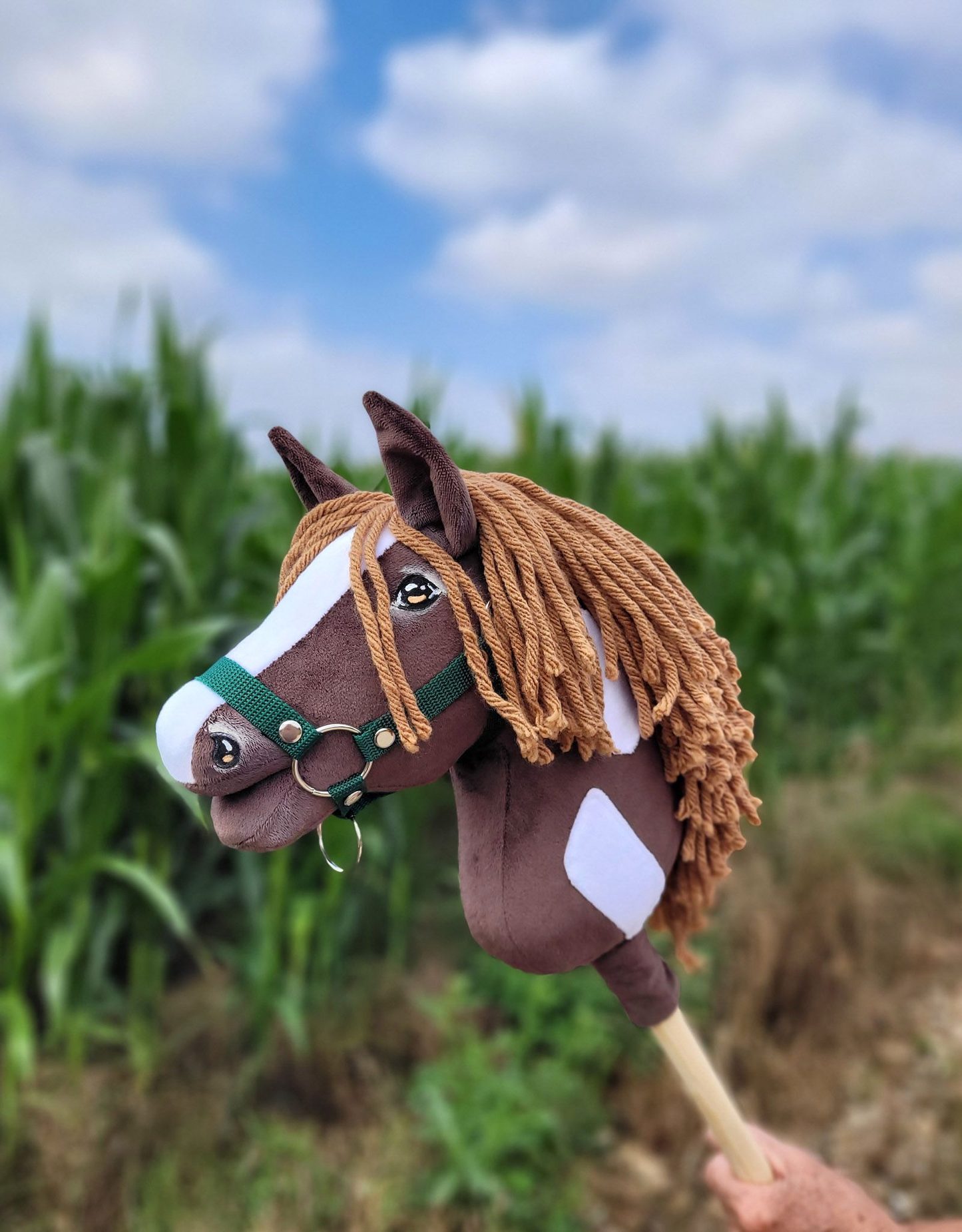 Hobby Horse Średni koń na kiju Premium brązowy western ciemnogniady z ciemną grzywą A4