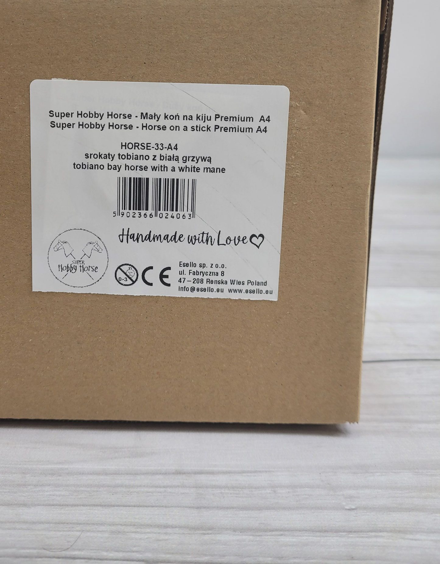 Hobby Horse Średni koń na kiju Premium srokaty tobiano z białą grzywą A4