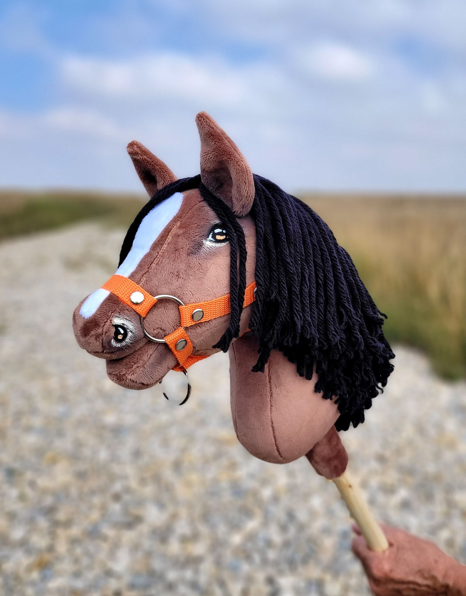 Hobby Horse Średni koń na kiju Premium brązowy gniady A4