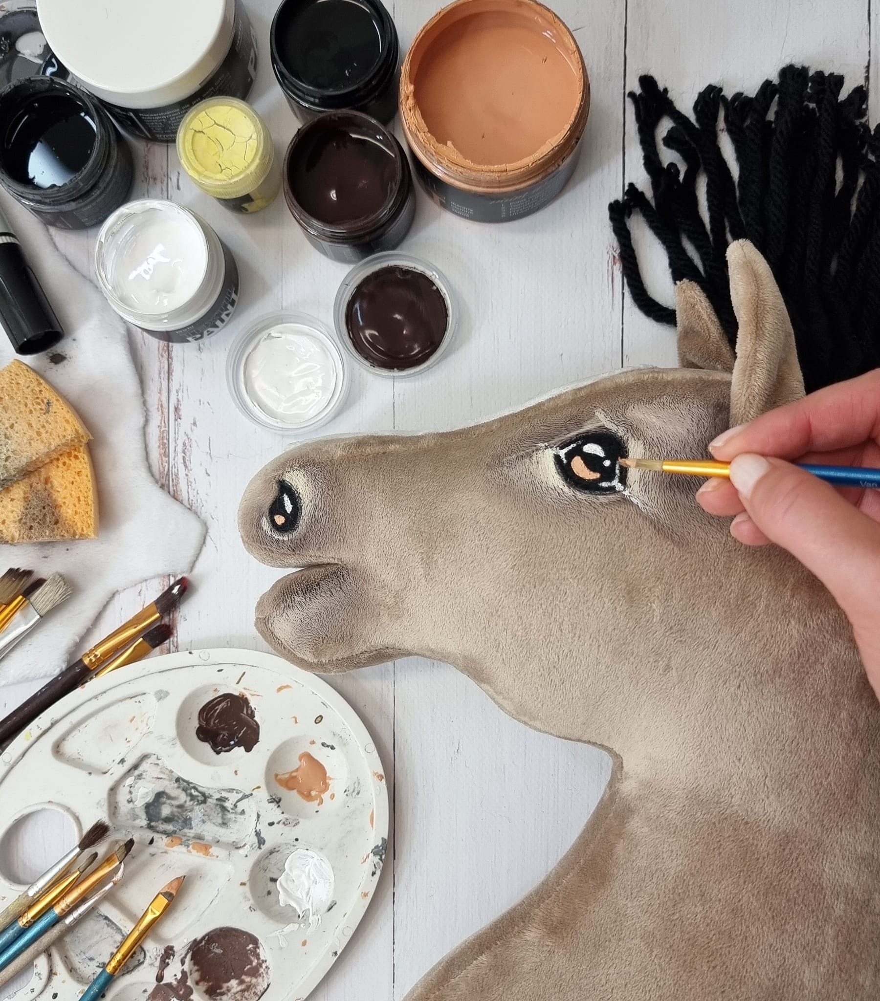 Hobby Horse Duży koń na kiju Premium - bułany A3