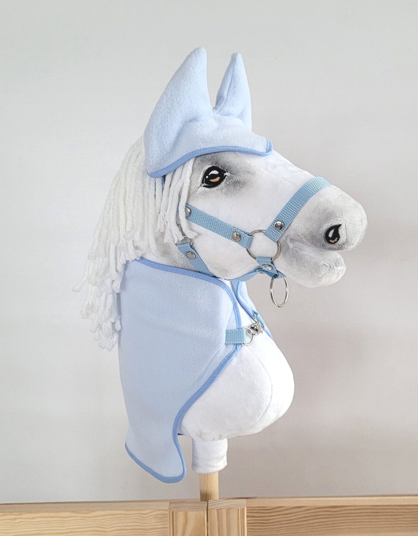 Zestaw dla Hobby Horse uniwersalny A4 i A5: polarowa derka + nauszniki – jasny niebieski