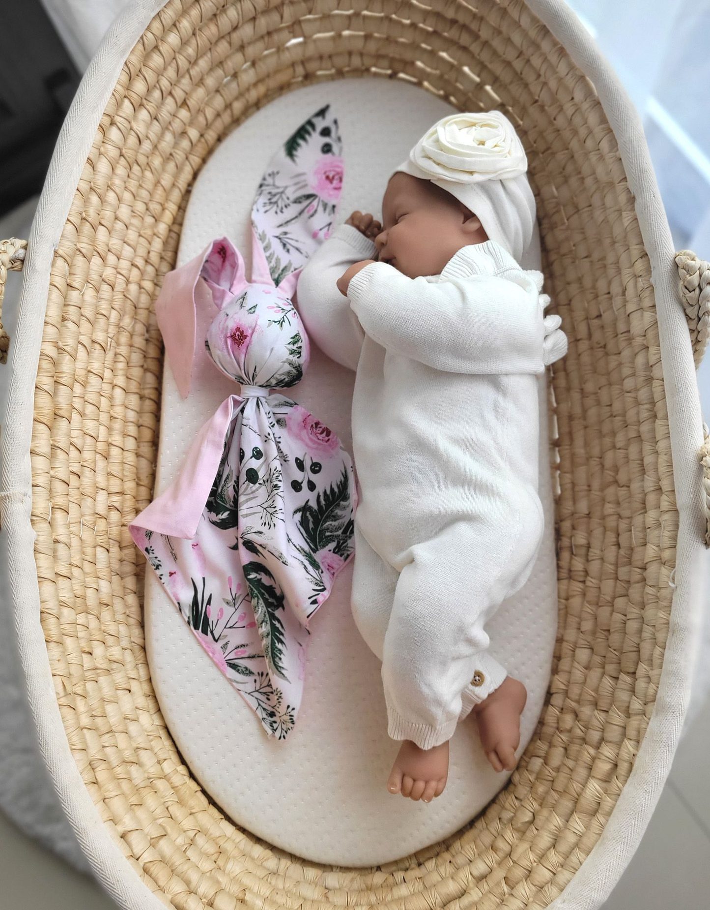 Miękka przytulanka DOUDOU kocyk króliczek z bawełny - Peonie różowe - róż
