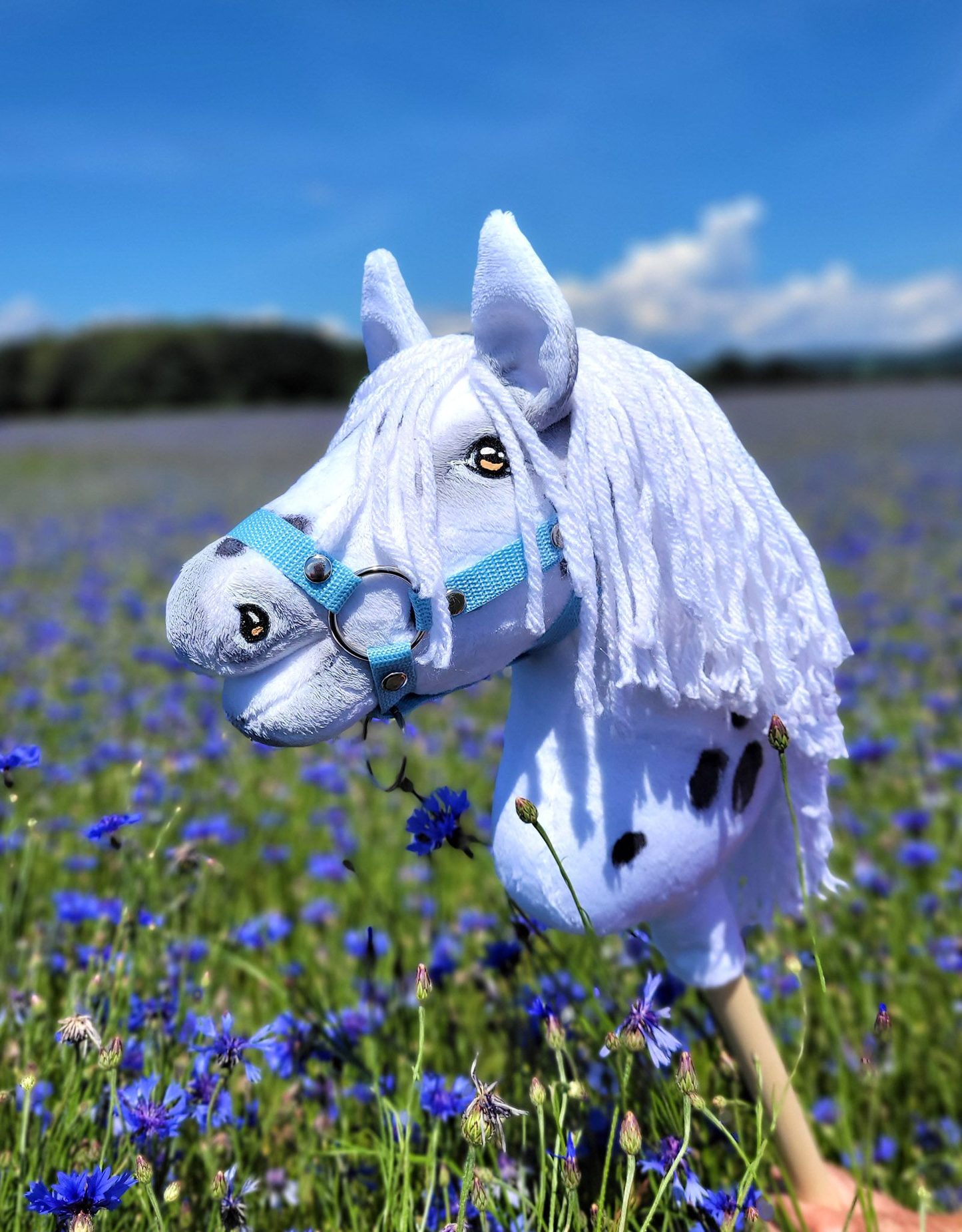 Hobby Horse Średni koń na kiju Premium biały tarantowaty A4