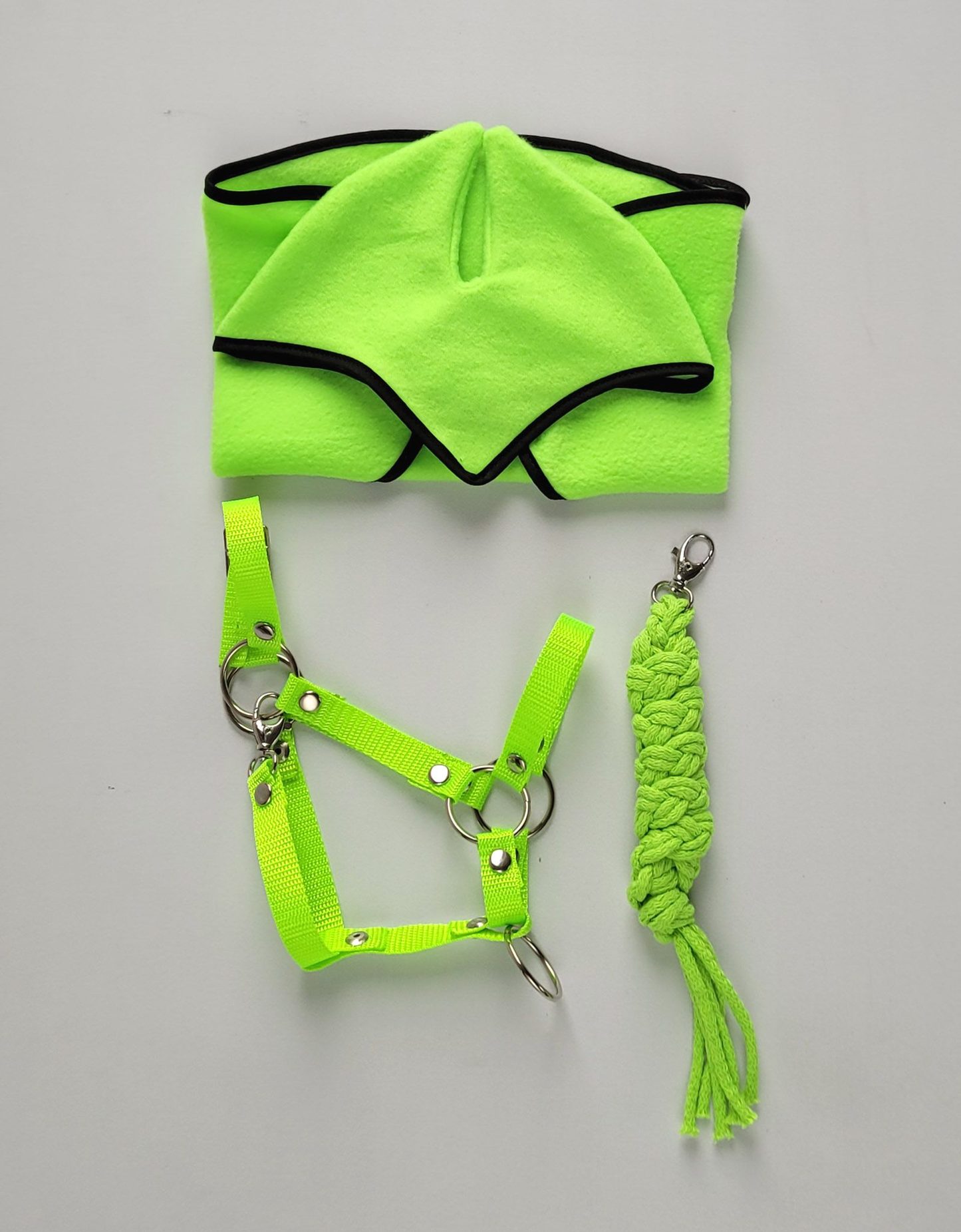 Uwiąz dla konia Hobby Horse pleciony ze sznurka – neon green