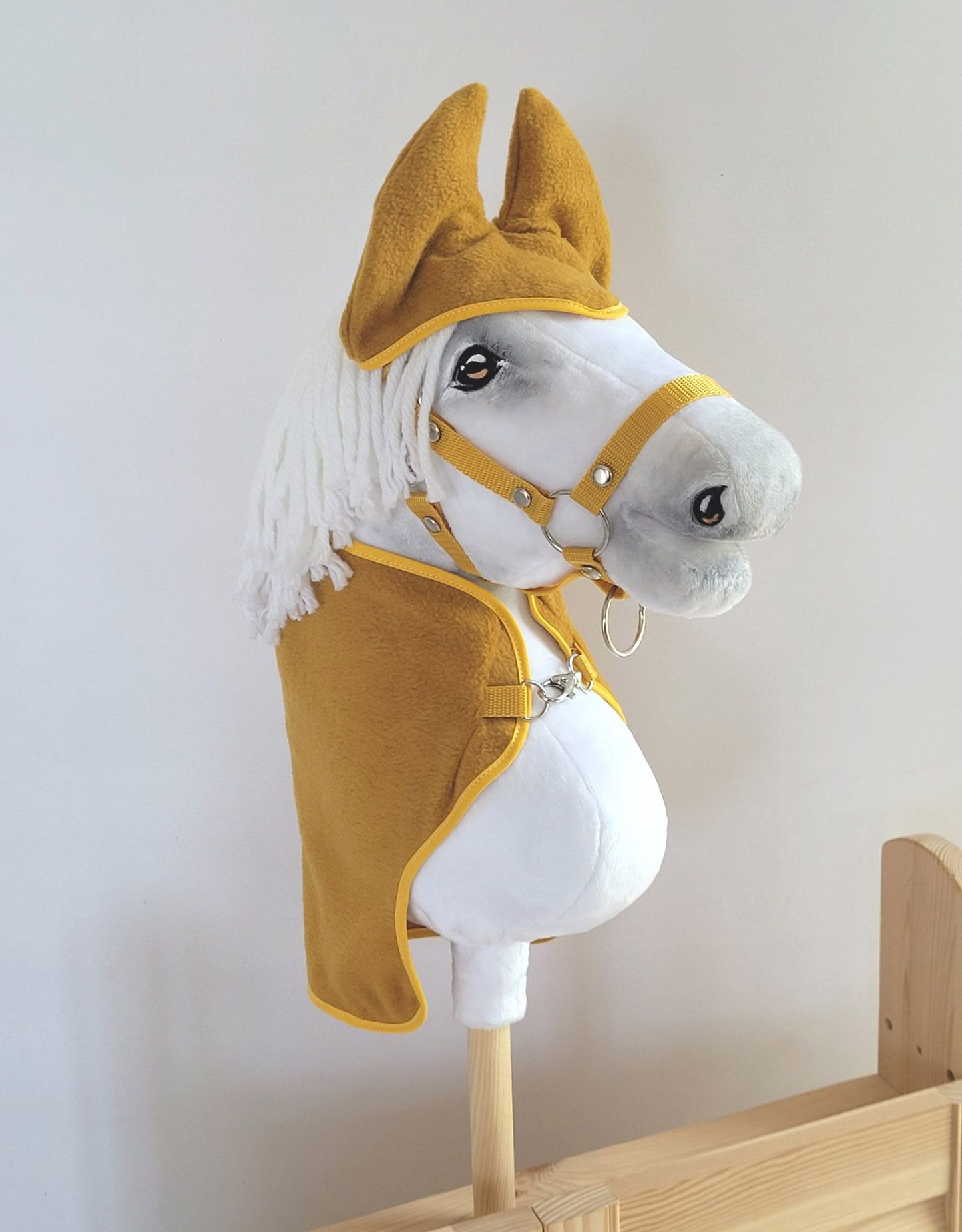 Zestaw dla Hobby Horse uniwersalny A4 i A5: polarowa derka + nauszniki – musztardowy