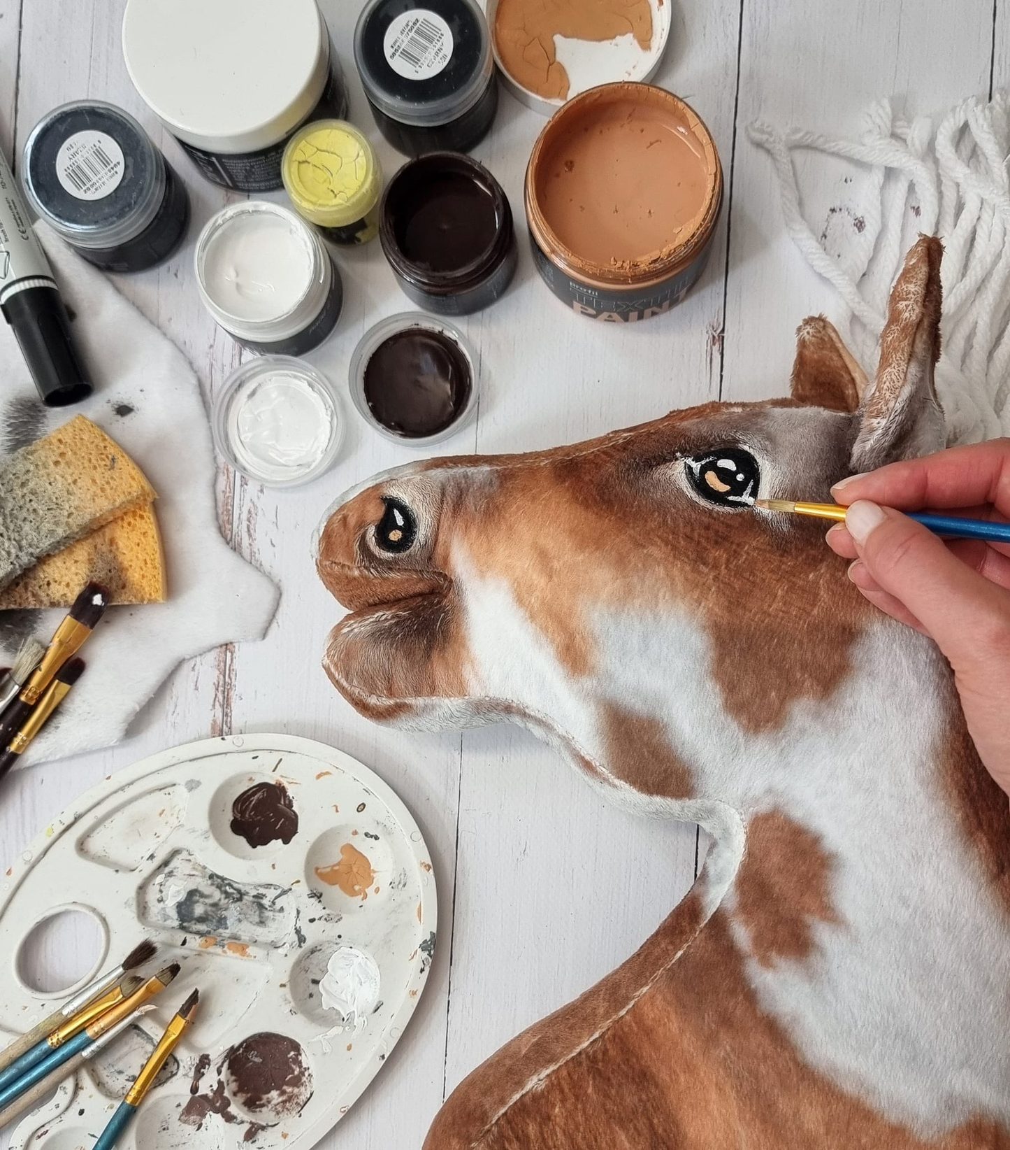 Hobby Horse Duży koń na kiju Premium - srokaty tobiano z białą grzywą A3