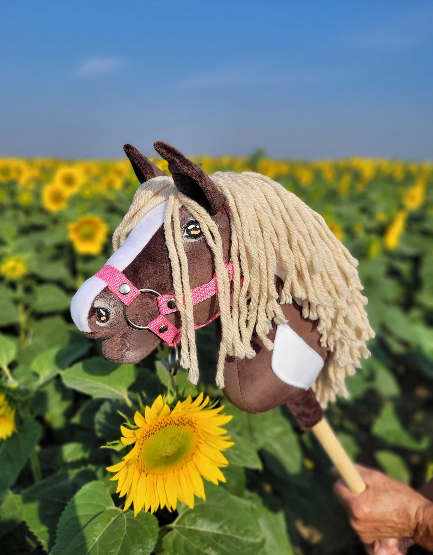 Hobby Horse Średni koń na kiju Premium ciemnobrązowy western ciemnogniady z jasną grzywą A4