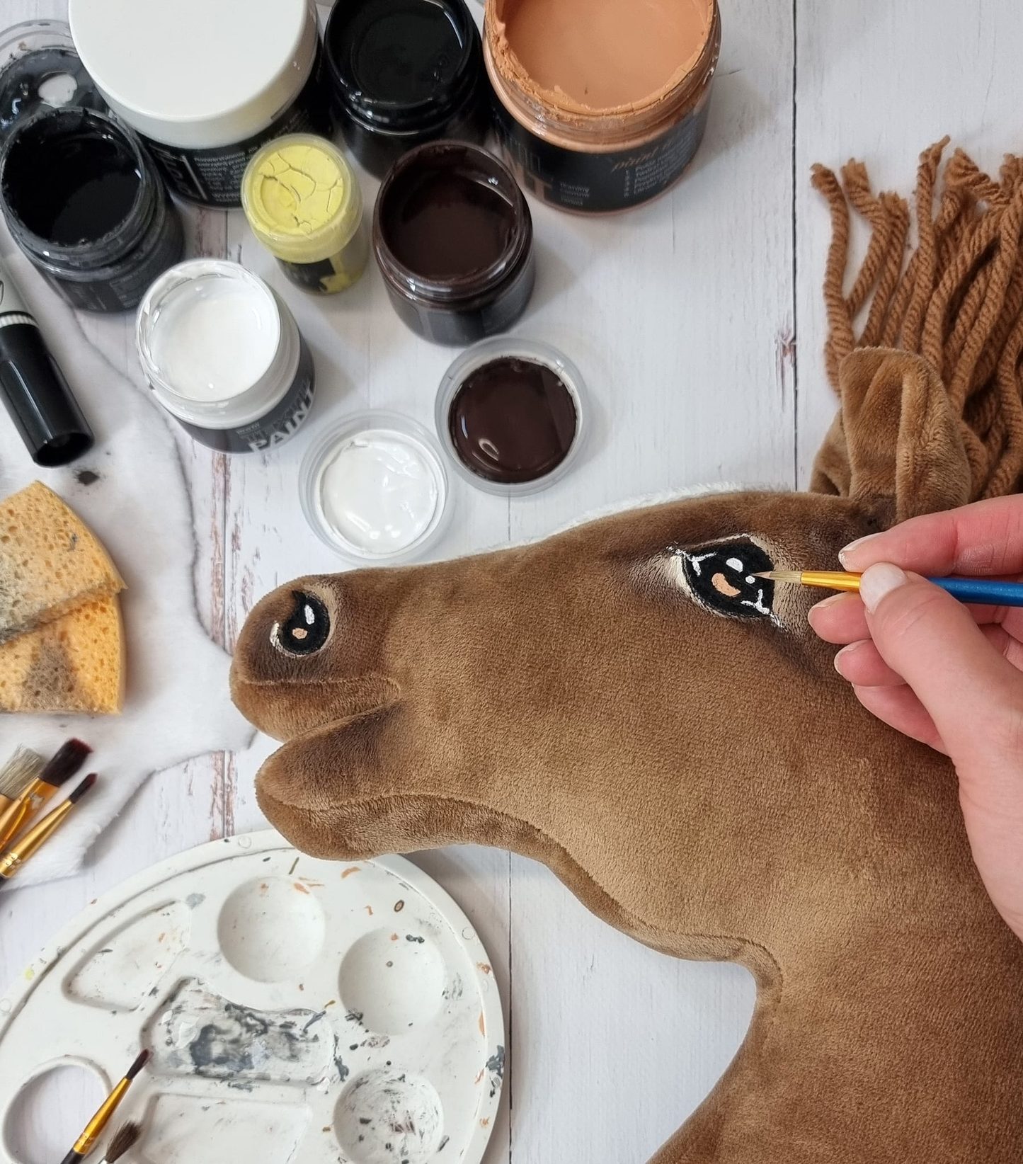 Hobby Horse Duży koń na kiju Premium - ciemny kasztan A3