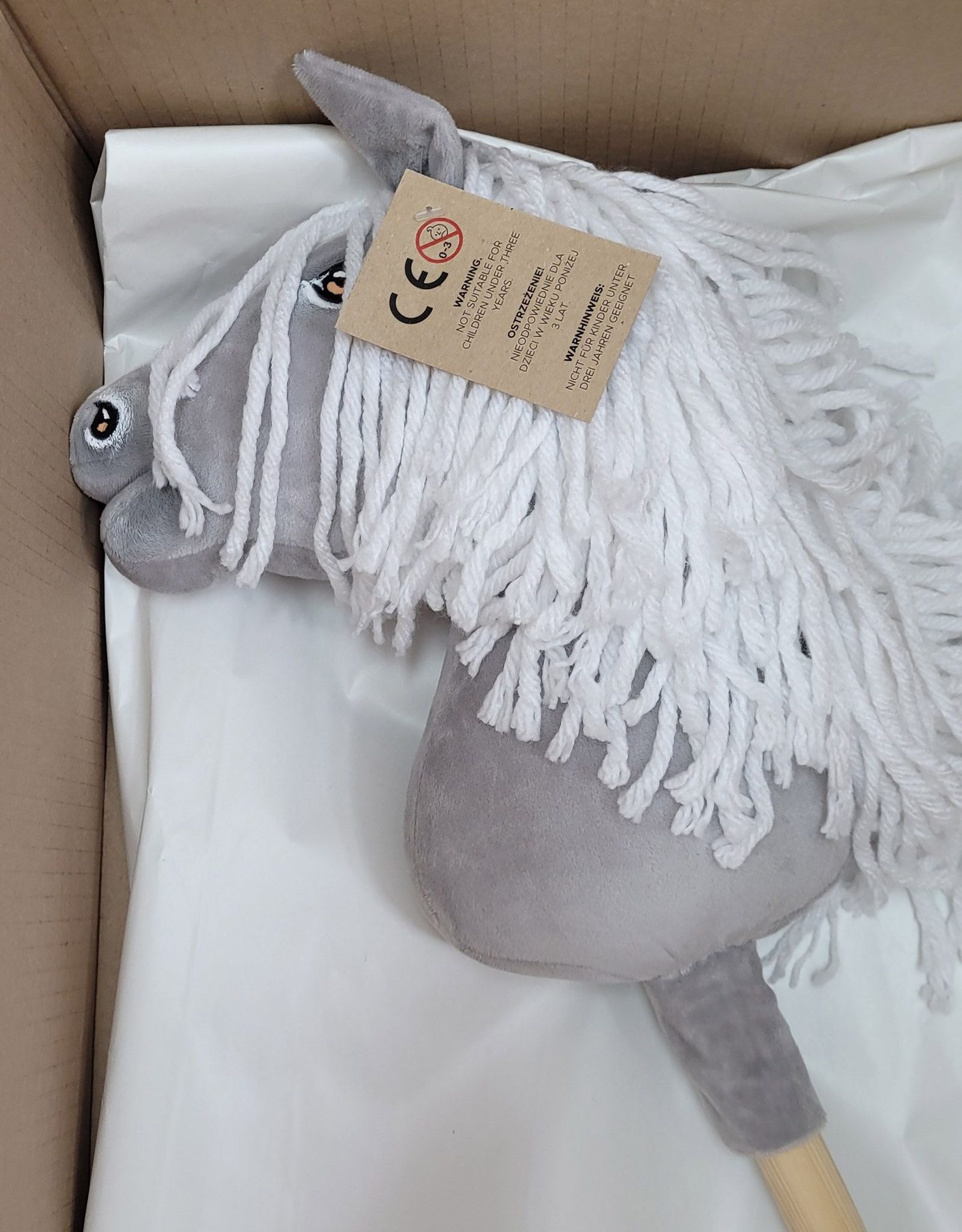 Hobby Horse Średni koń na kiju Premium siwy z białą grzywą A4
