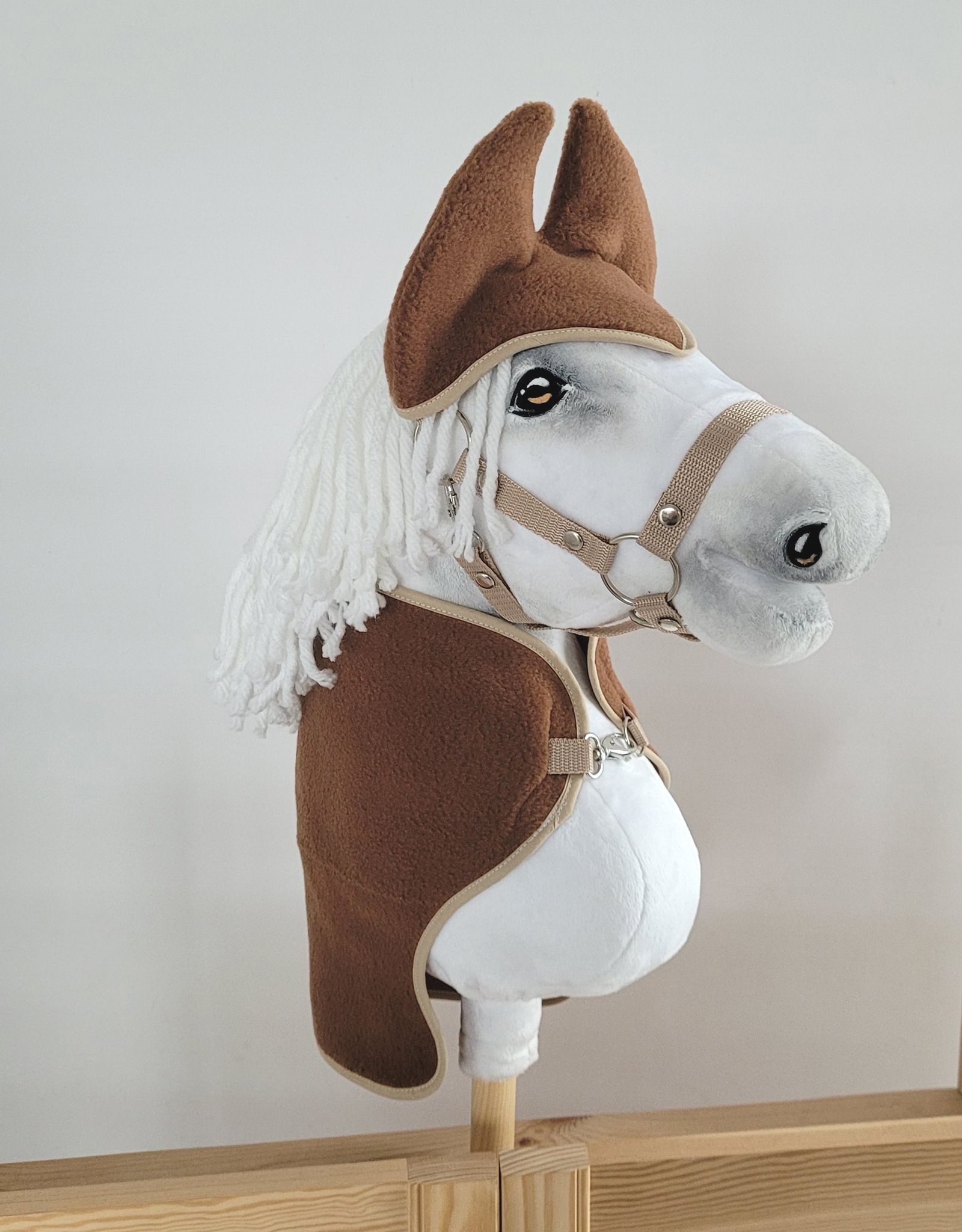 Zestaw dla Hobby Horse uniwersalny A4 i A5: polarowa derka + nauszniki – brązowy