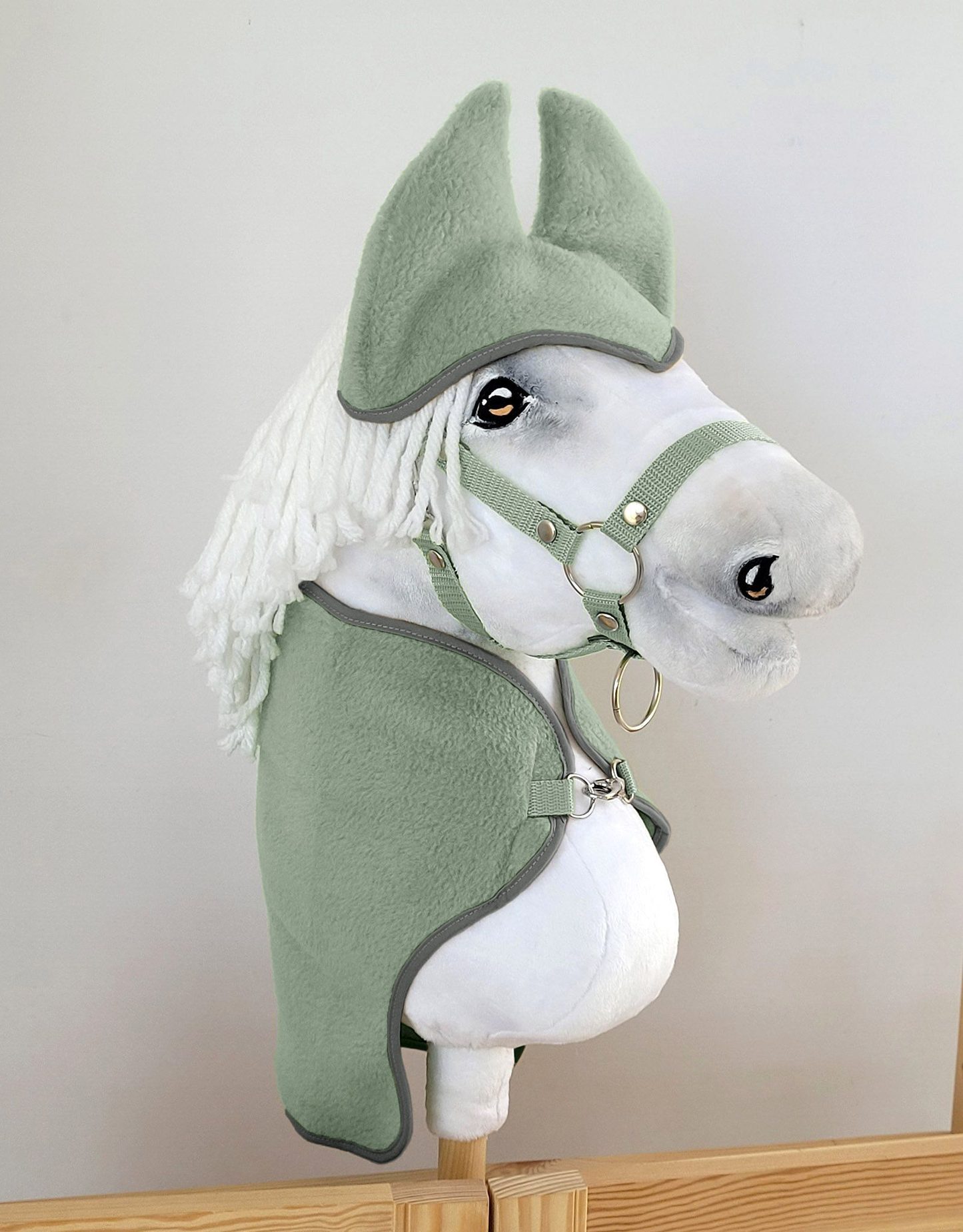 Zestaw dla Hobby Horse uniwersalny A4 i A5: polarowa derka + nauszniki – szałwia