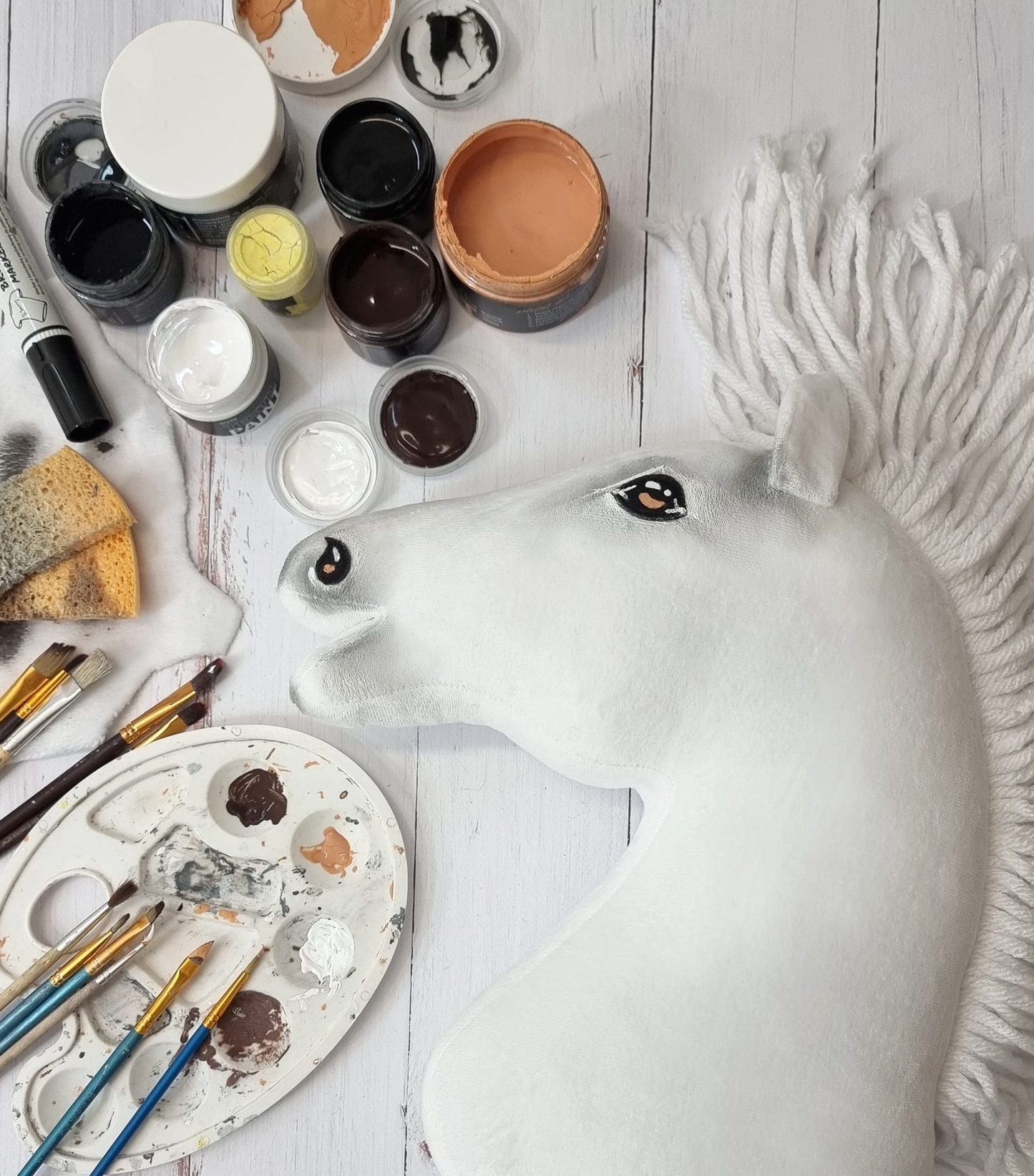 Hobby Horse Duży koń na kiju Premium - biały A3