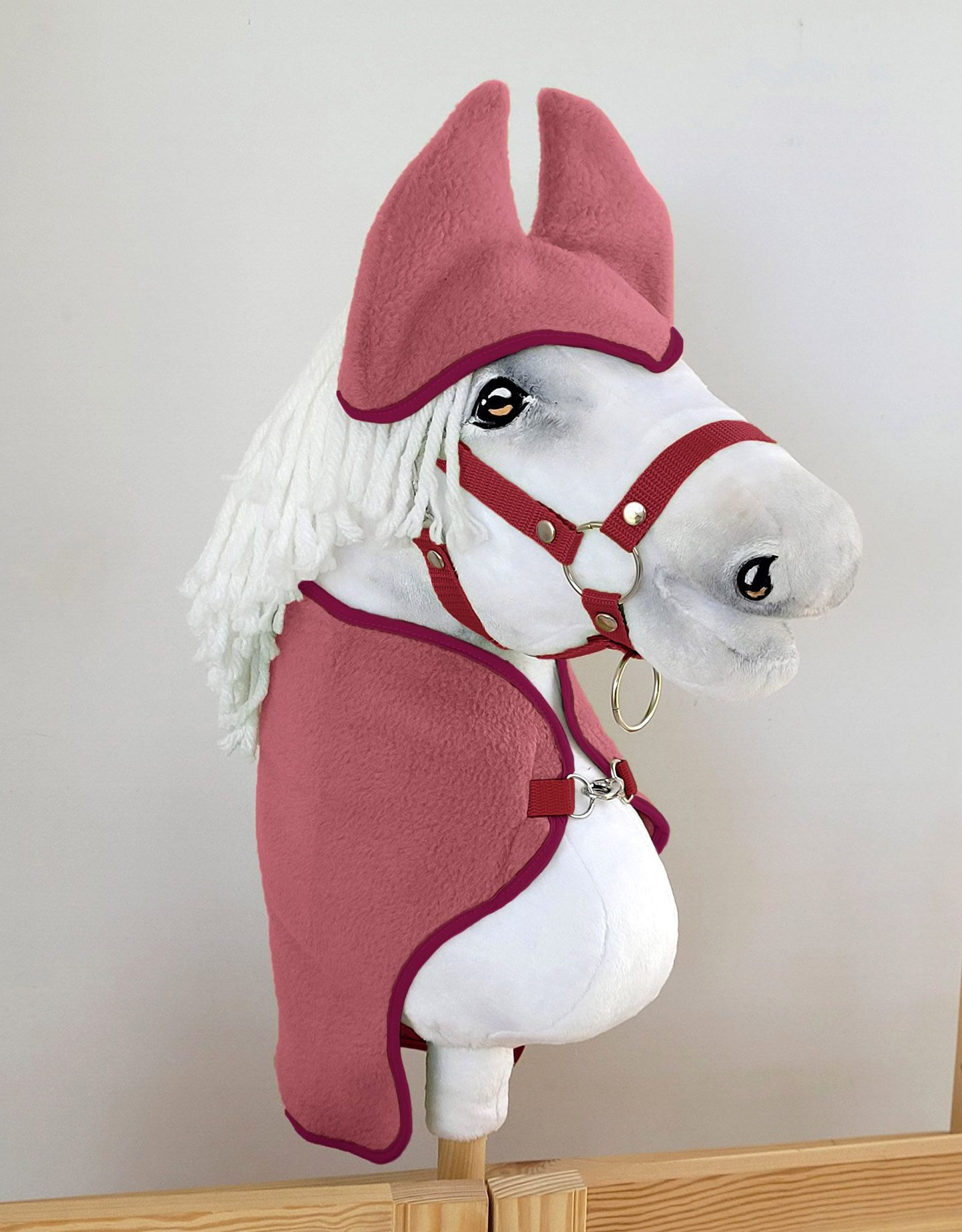 Zestaw dla Hobby Horse uniwersalny A4 i A5: polarowa derka + nauszniki – jagodowy