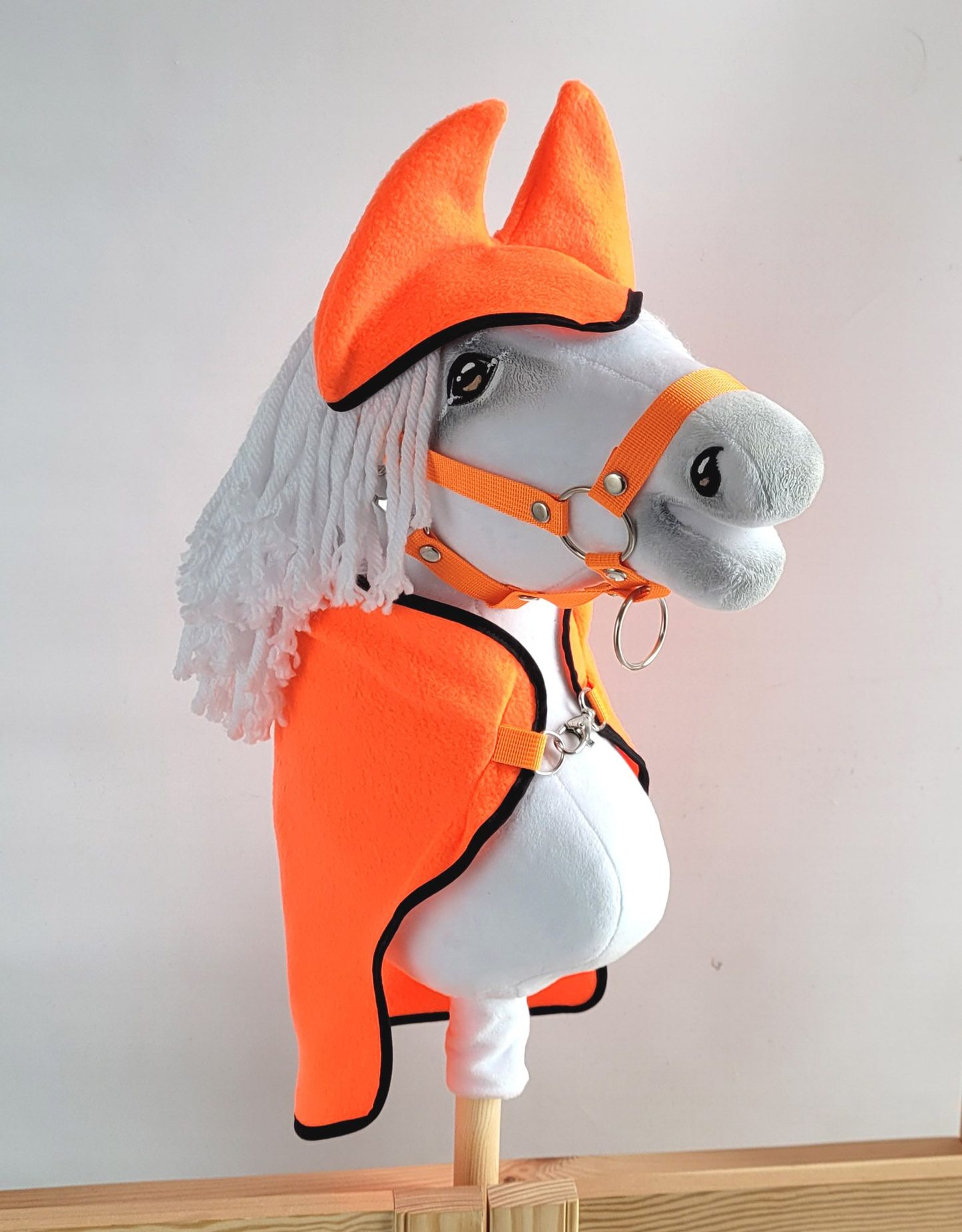 Zestaw dla Hobby Horse uniwersalny A4 i A5: polarowa derka + nauszniki – neon orange