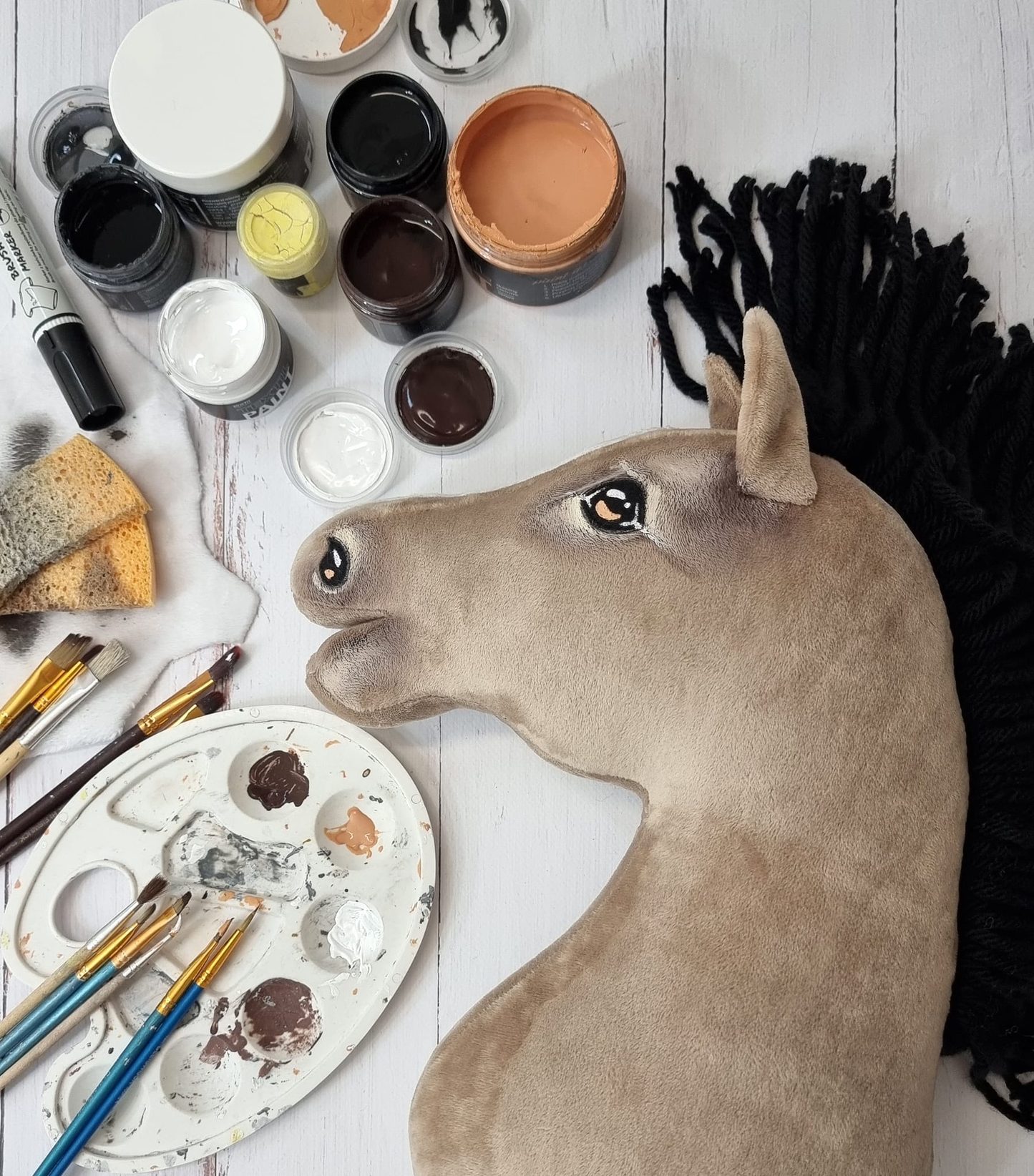 Hobby Horse Duży koń na kiju Premium - bułany A3