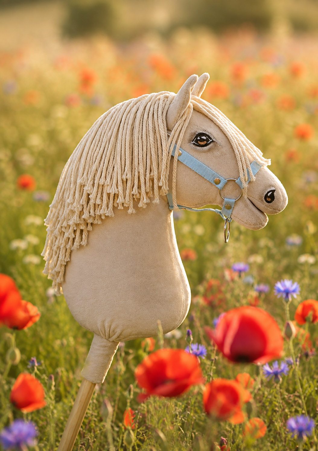 Hobby Horse Duży koń na kiju Premium - cremello A3