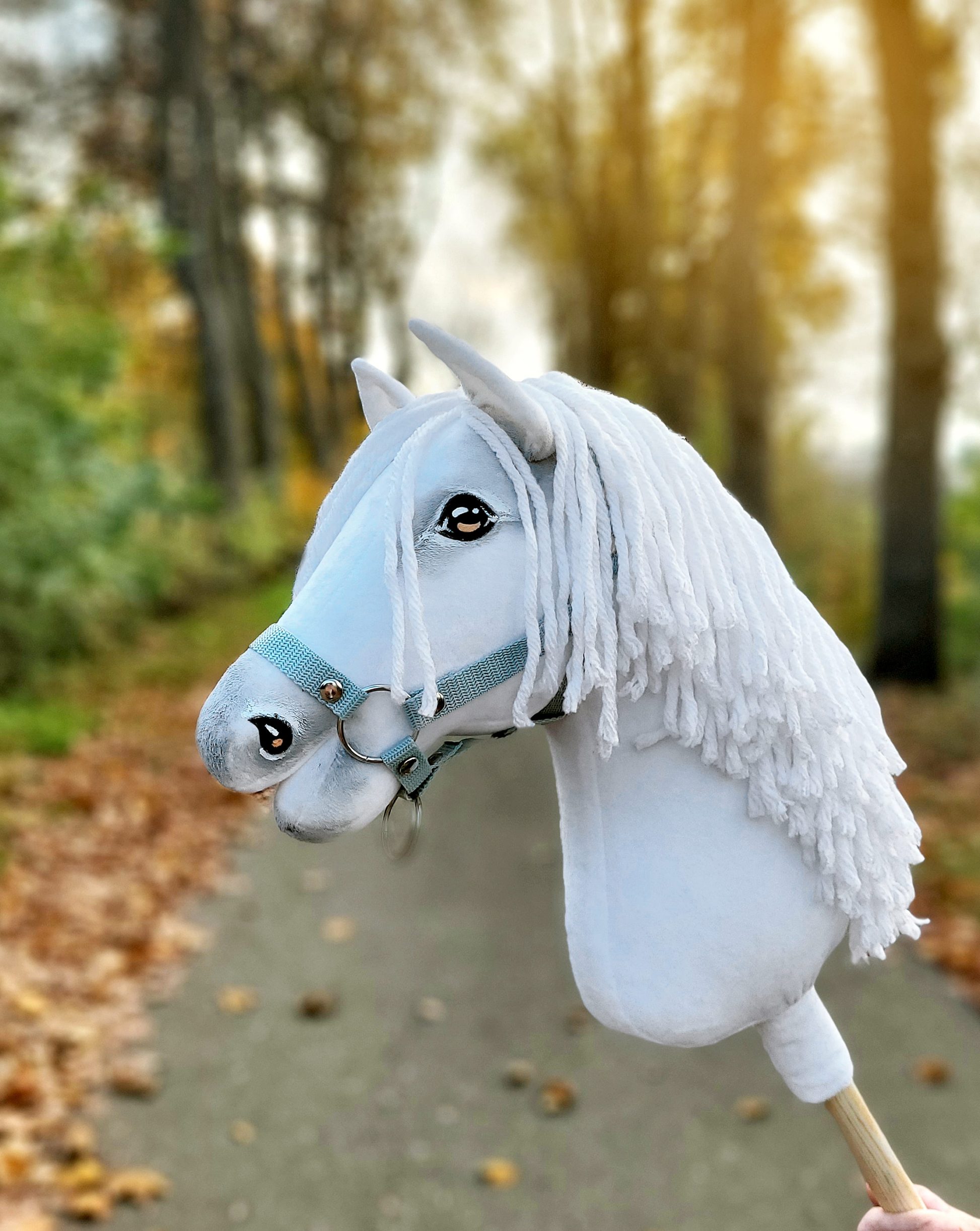 Hobby Horse Duży koń na kiju Premium - biały A3